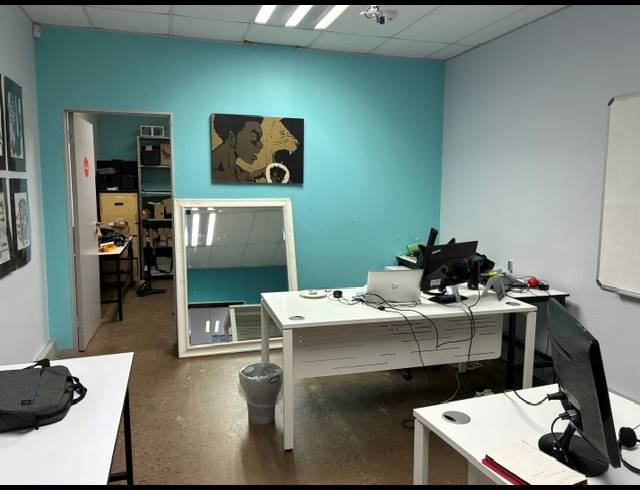 2,000M² OFFICE TO LET IN LA LUCIA